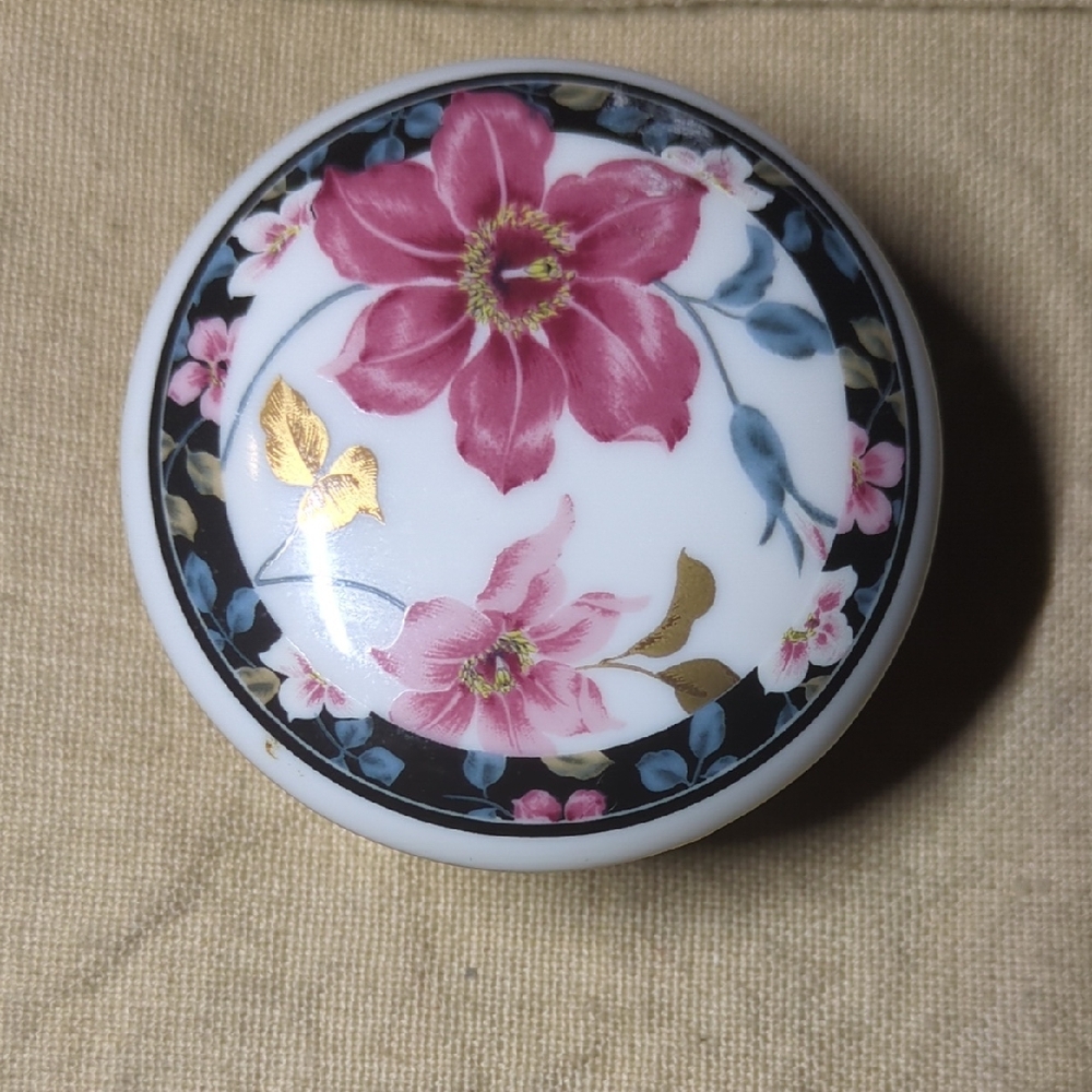 Vintage Supreme ( Otagiri) Japan Floral Ceramic Box with Pink & Gold Accents $20